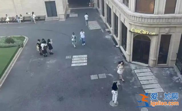 占用長椅 影響正常就醫？
