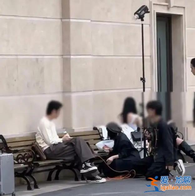 占用長椅 影響正常就醫？