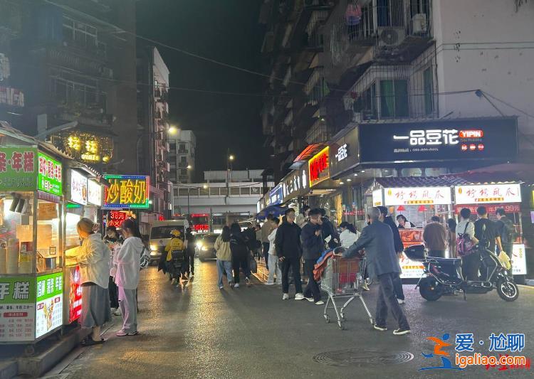 CBD小吃街提檔升級 固定攤位“一攤難求”？