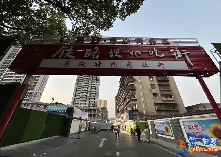 CBD小吃街提檔升級 固定攤位“一攤難求”？