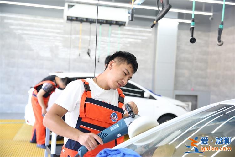 汽車專業(yè)本科升學(xué)班好嗎，學(xué)汽修是去實(shí)體店好還是去學(xué)校好？