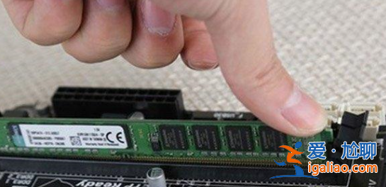 電腦開機沒反應鼠標鍵盤也不亮的解決方法？